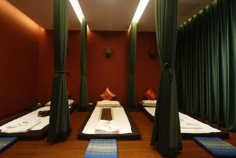 青岛黄岛区泰式按摩的被动瑜伽:当身体被折叠成诗