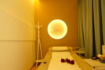 青岛黄岛区日式指压的寂静美学:在按压中听见雪落的声音