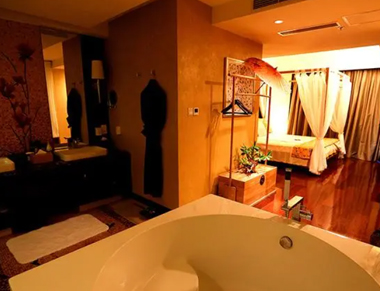 青岛黄岛区养生会所的黄昏恋:当爱情遇上八十岁